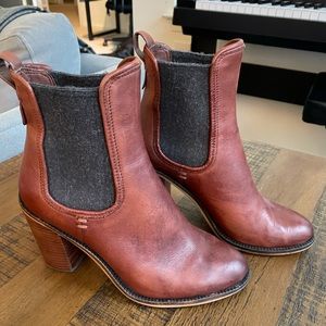 Dolce Vita Leather and Wool Chelsea Booties Size 7